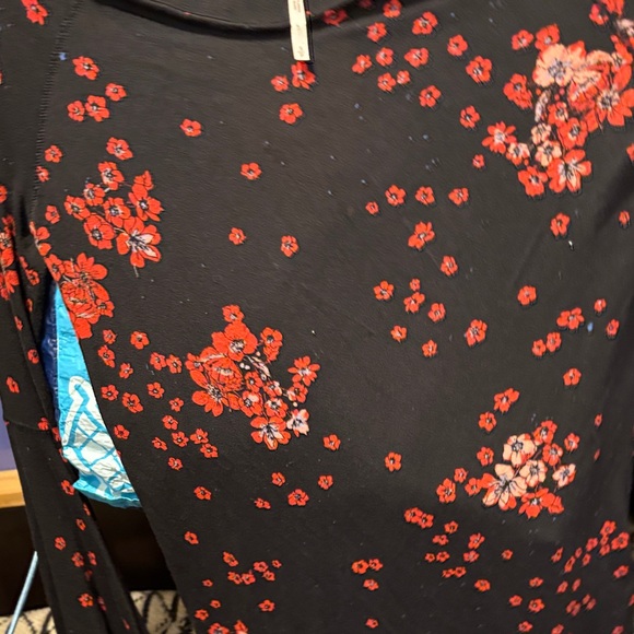 Free People Black and Red Floral Long Sleeve Top- P2P:25, Length:20 - Picture 6 of 6